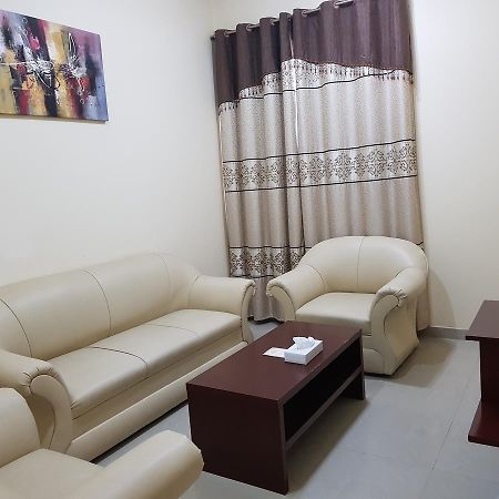 الفجيرة Raynor Hotel Apartments المظهر الخارجي الصورة