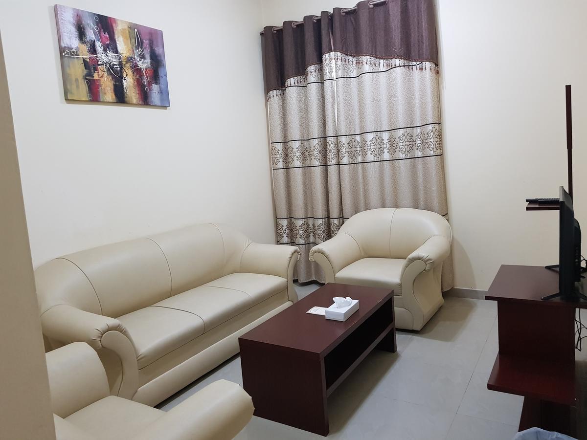 الفجيرة Raynor Hotel Apartments المظهر الخارجي الصورة